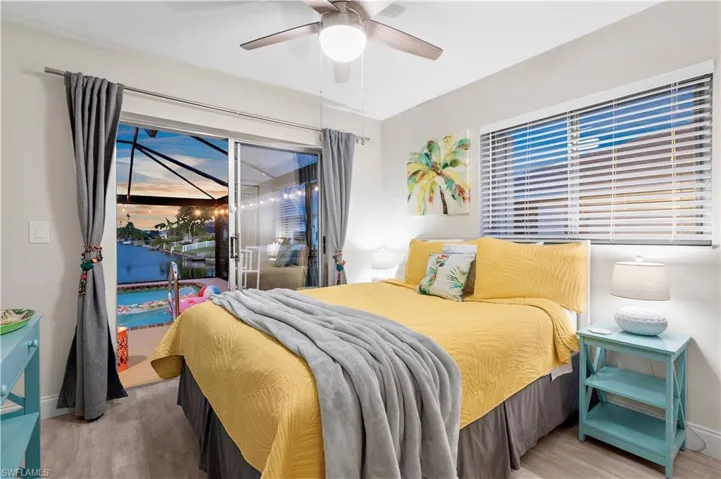 Guest bedroom 2 lake side