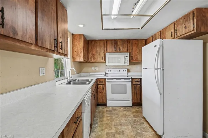 1315 Se 33rd St, Cape Coral, Florida 33904