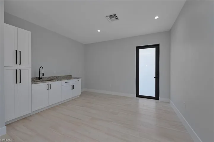 Den/Kitchen