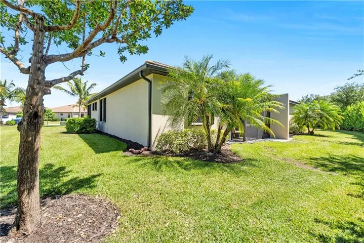 9110  Woodhurst  DR, Naples, FL 34120