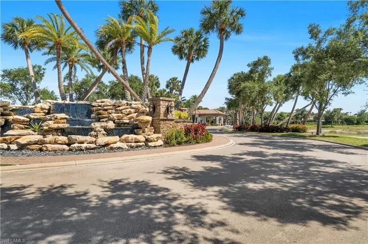 9110 Woodhurst Dr, Naples, Florida 34120