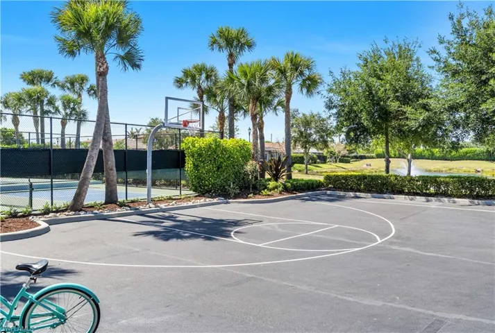 9110 Woodhurst Dr, Naples, Florida 34120