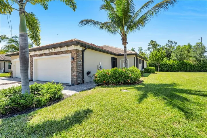 9110  Woodhurst  DR, Naples, FL 34120