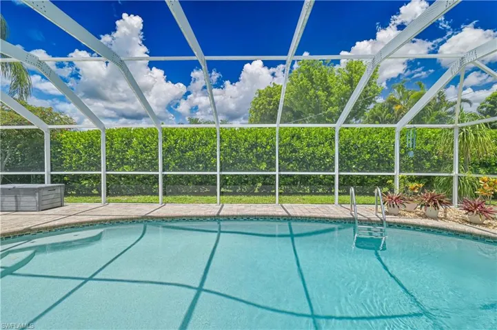 8719 Crest Ln, Fort Myers, Florida 33907