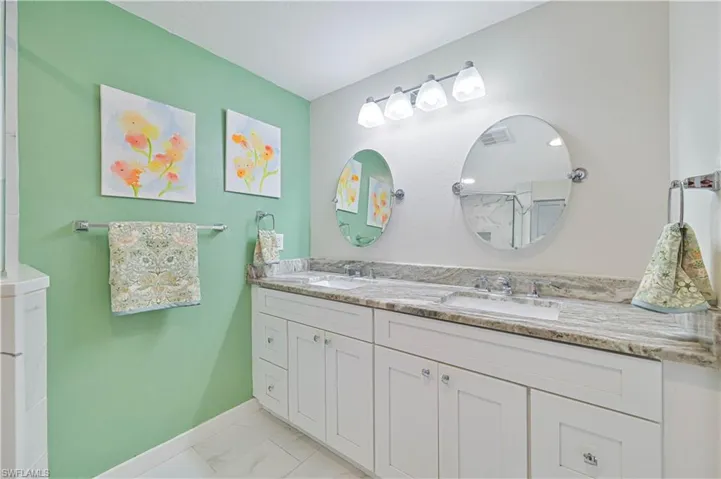 8719 Crest Ln, Fort Myers, Florida 33907