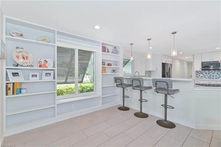 8719 Crest Ln, Fort Myers, Florida 33907