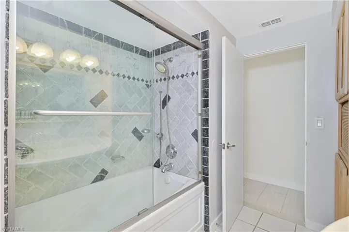 8719 Crest Ln, Fort Myers, Florida 33907
