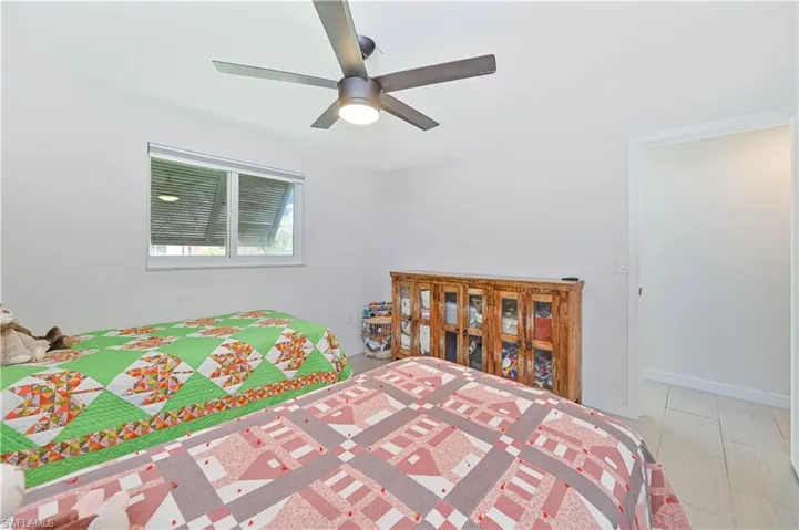 8719 Crest Ln, Fort Myers, Florida 33907