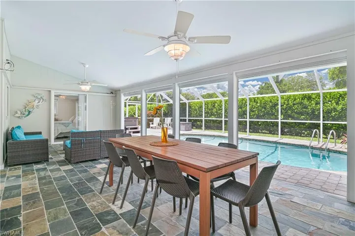8719 Crest Ln, Fort Myers, Florida 33907