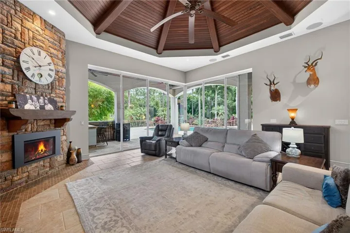 430 29th St Nw, Naples, Florida 34120