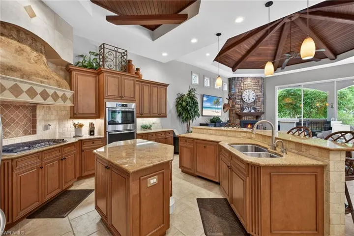 430 29th St Nw, Naples, Florida 34120