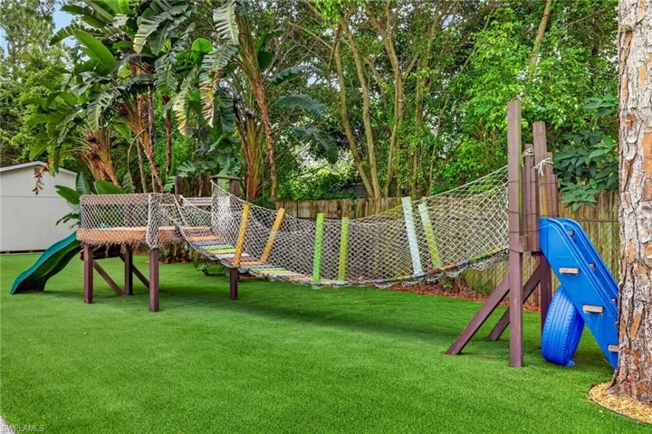 430 29th St Nw, Naples, Florida 34120
