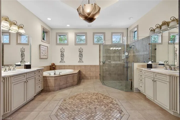 430 29th St Nw, Naples, Florida 34120