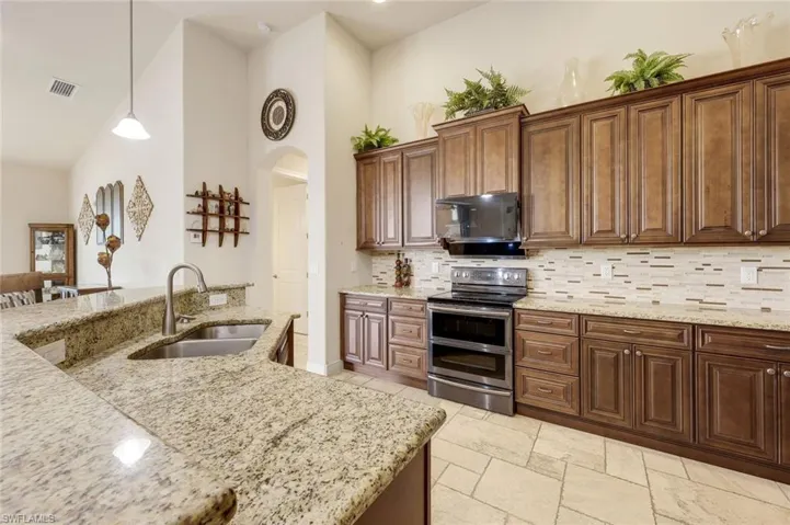 2364 Nw 39th Ave, Cape Coral, Florida 33993
