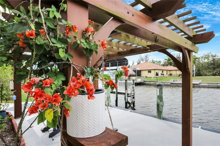 2364 Nw 39th Ave, Cape Coral, Florida 33993