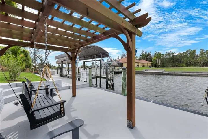 2364 Nw 39th Ave, Cape Coral, Florida 33993