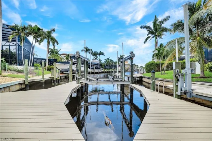 Composite Dock with 20,000 lb lift