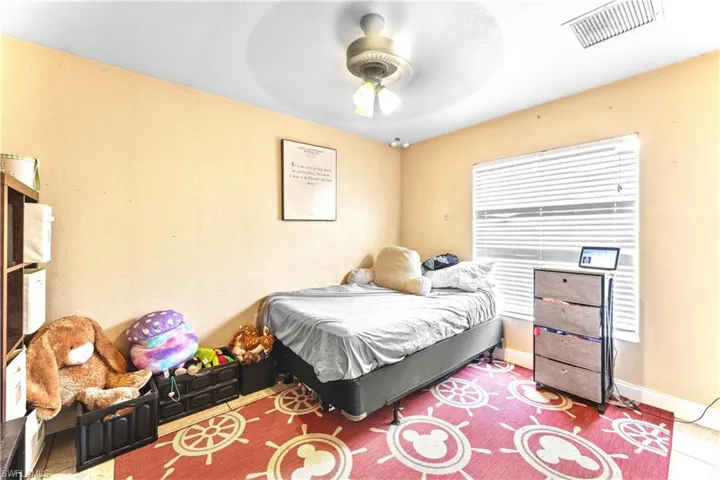 Bedroom with ceiling fan