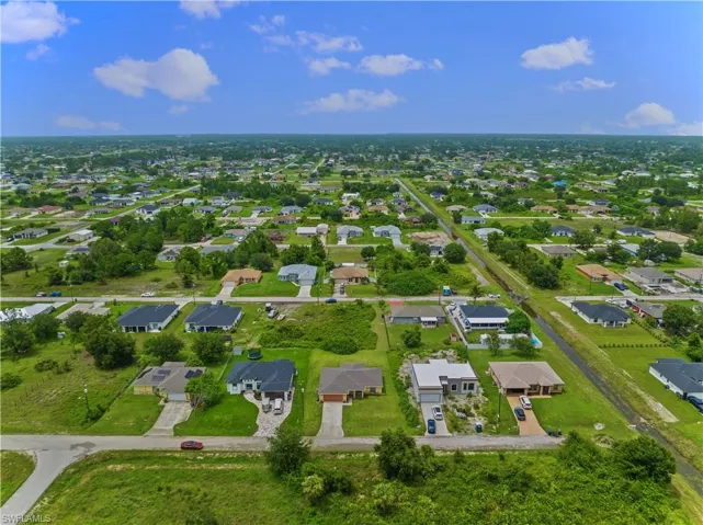 Birds eye view of property