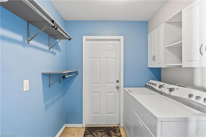 4409 Jacaranda Pkwy W, Cape Coral, Florida 33993