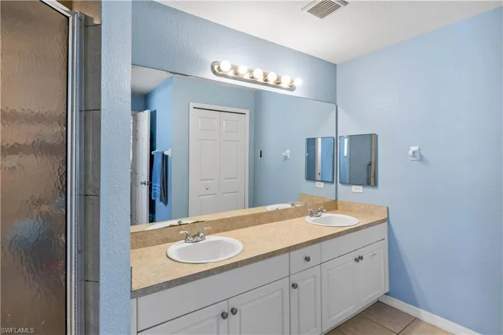 4409 Jacaranda Pkwy W, Cape Coral, Florida 33993