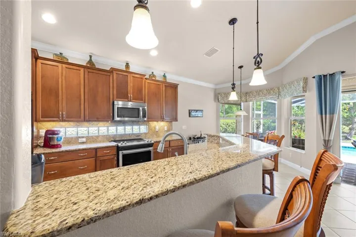 Large breakfast bar