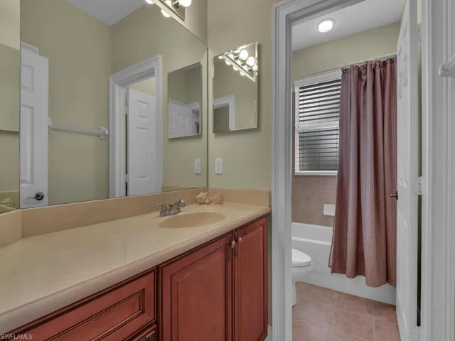 Guest Bath - Second Floor