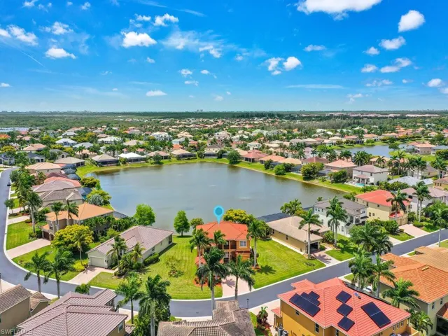 Gorgeous Lakefront Setting