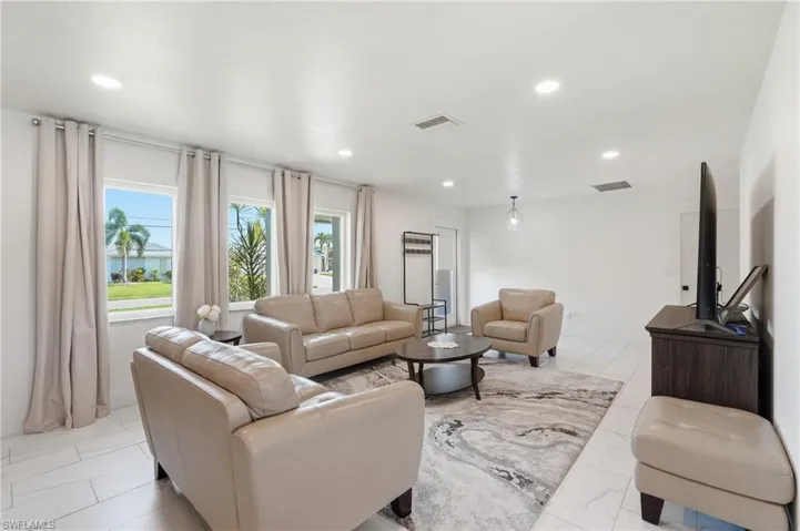 1446 Se 13th St, Cape Coral, Florida 33990
