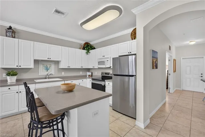 9621 Spanish Moss Way 3833, Bonita Springs, Florida 34135