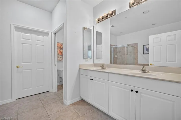 9621 Spanish Moss Way 3833, Bonita Springs, Florida 34135