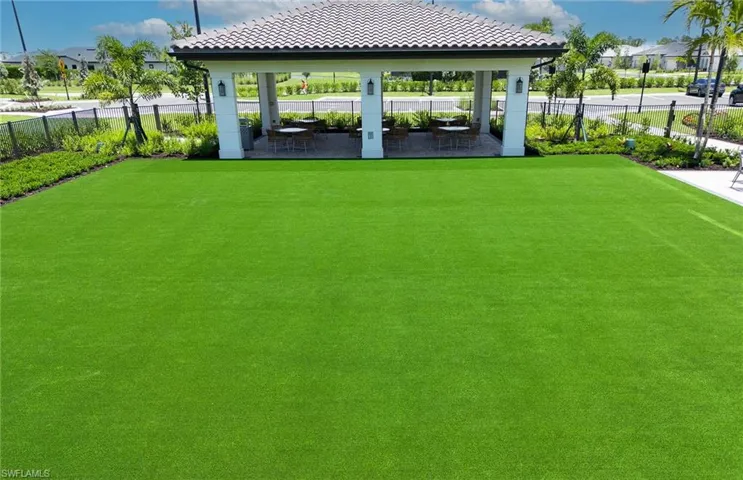 2082 Don Benito Way, Naples, Florida 34120