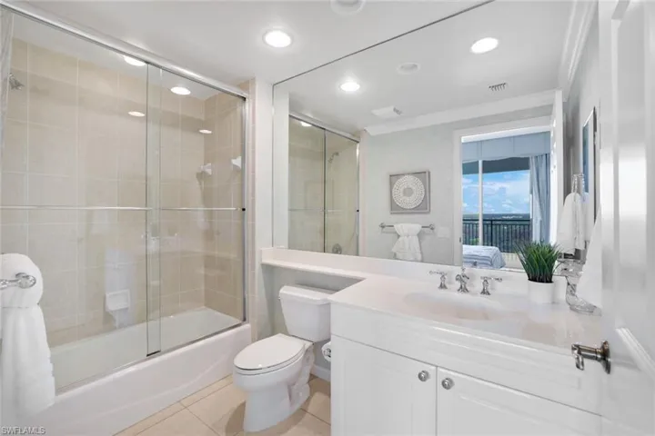 Bedroom 2 ensuite with Full Bathroom with tub/shower combo