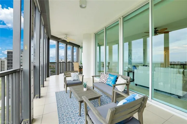 Expansive Screened Terrace with Panoramic Views Perfect for entertaining