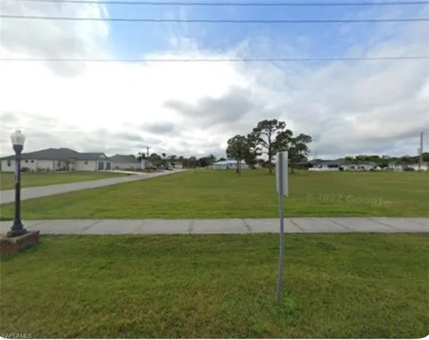 Surrounding community with a lawn
