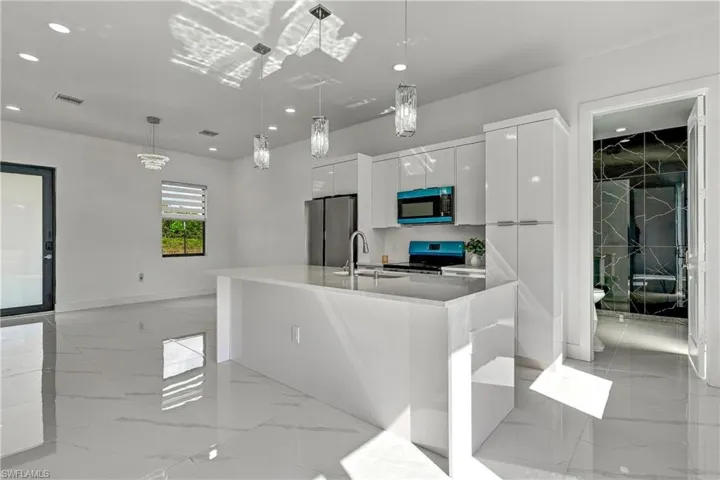 902 Wabasso Ct, Lehigh Acres, Florida 33974