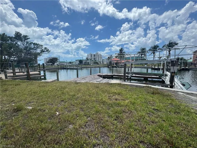 139  Ibis  ST, Fort Myers Beach, FL 33931