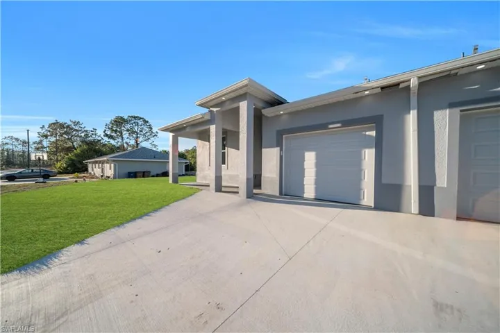 913 E 12th St, Lehigh Acres, Florida 33972