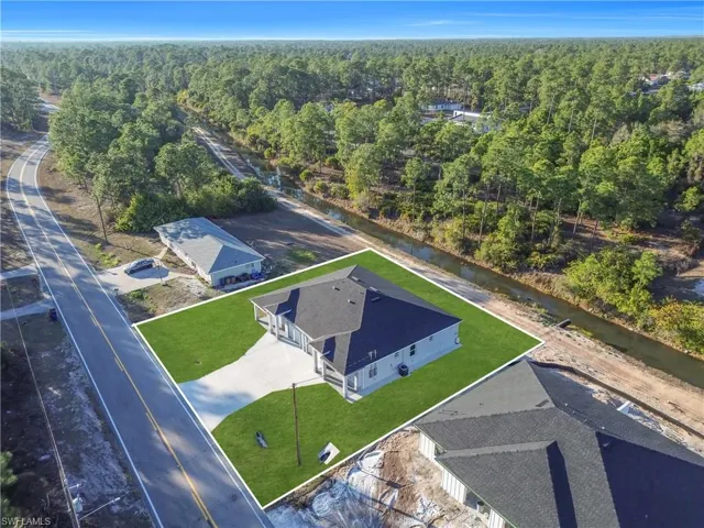 913 E 12th St, Lehigh Acres, Florida 33972