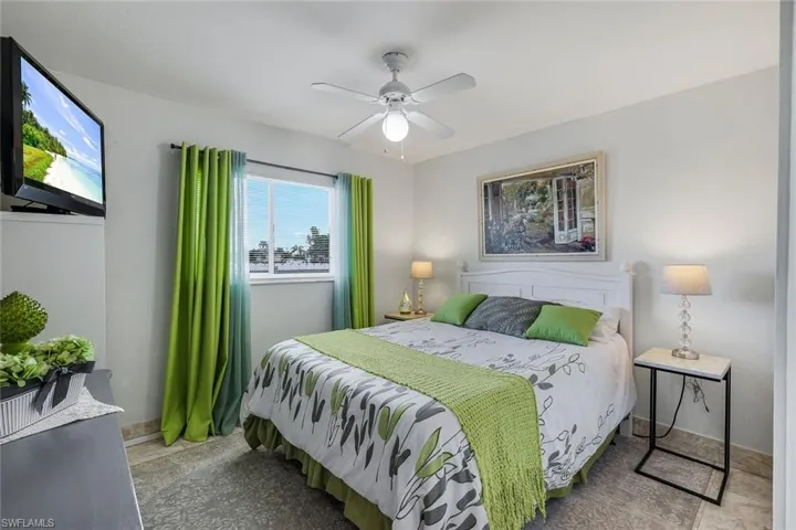 1006 Ne 2nd Pl, Cape Coral, Florida 33909