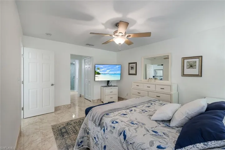 1006 Ne 2nd Pl, Cape Coral, Florida 33909