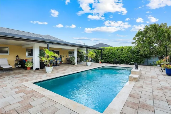 1006 Ne 2nd Pl, Cape Coral, Florida 33909