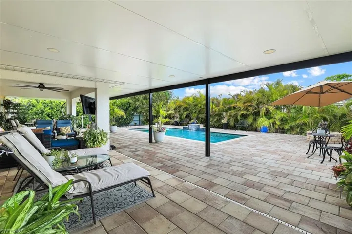 1006 Ne 2nd Pl, Cape Coral, Florida 33909