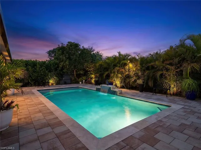 1006 Ne 2nd Pl, Cape Coral, Florida 33909