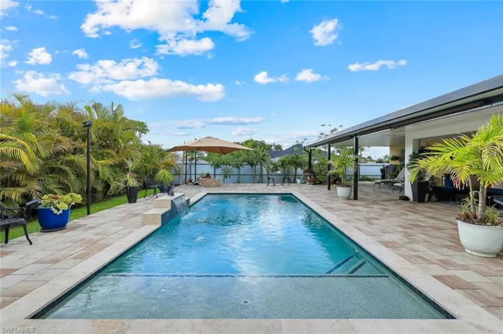 1006 Ne 2nd Pl, Cape Coral, Florida 33909