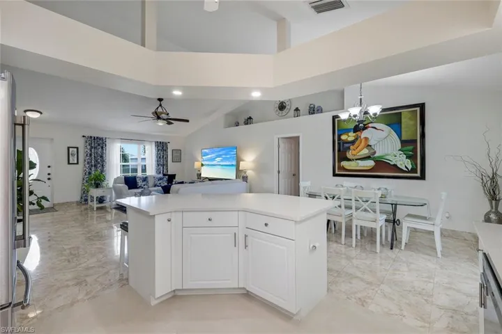 1006 Ne 2nd Pl, Cape Coral, Florida 33909