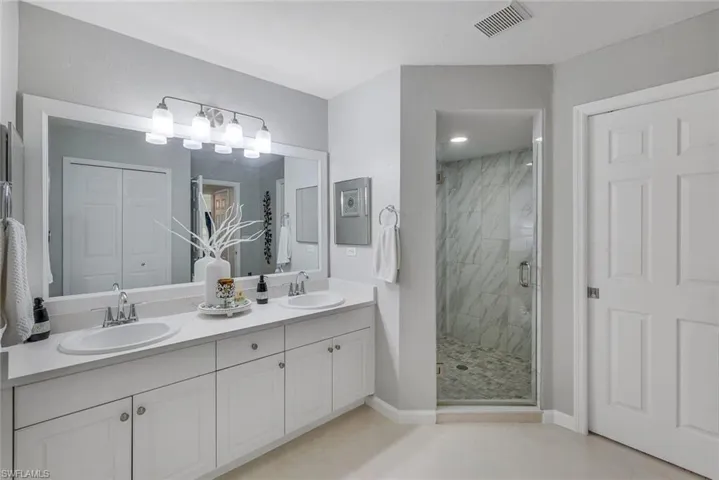 1006 Ne 2nd Pl, Cape Coral, Florida 33909