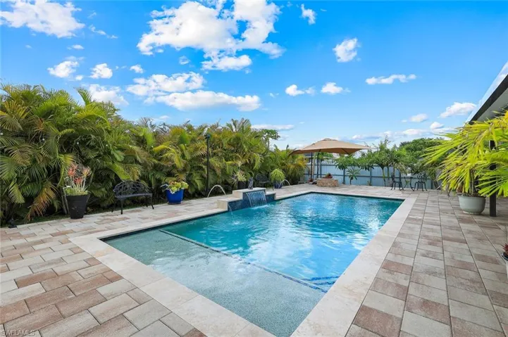1006 Ne 2nd Pl, Cape Coral, Florida 33909