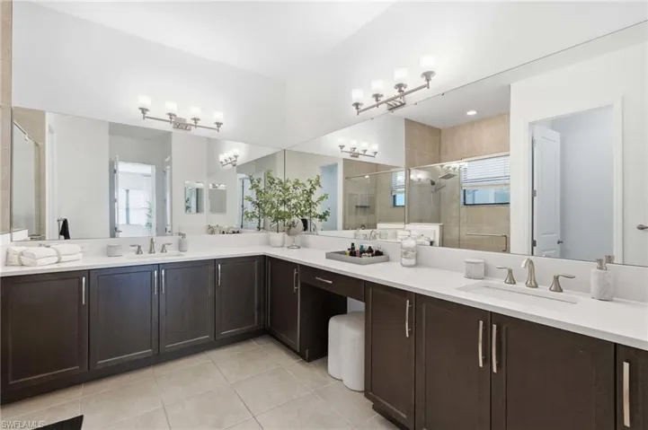 20374 Fair Oak Ln, Estero, Florida 33928