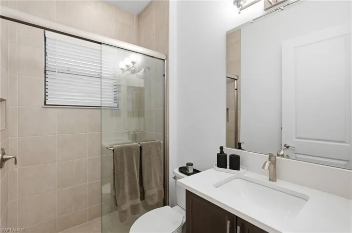 20374 Fair Oak Ln, Estero, Florida 33928